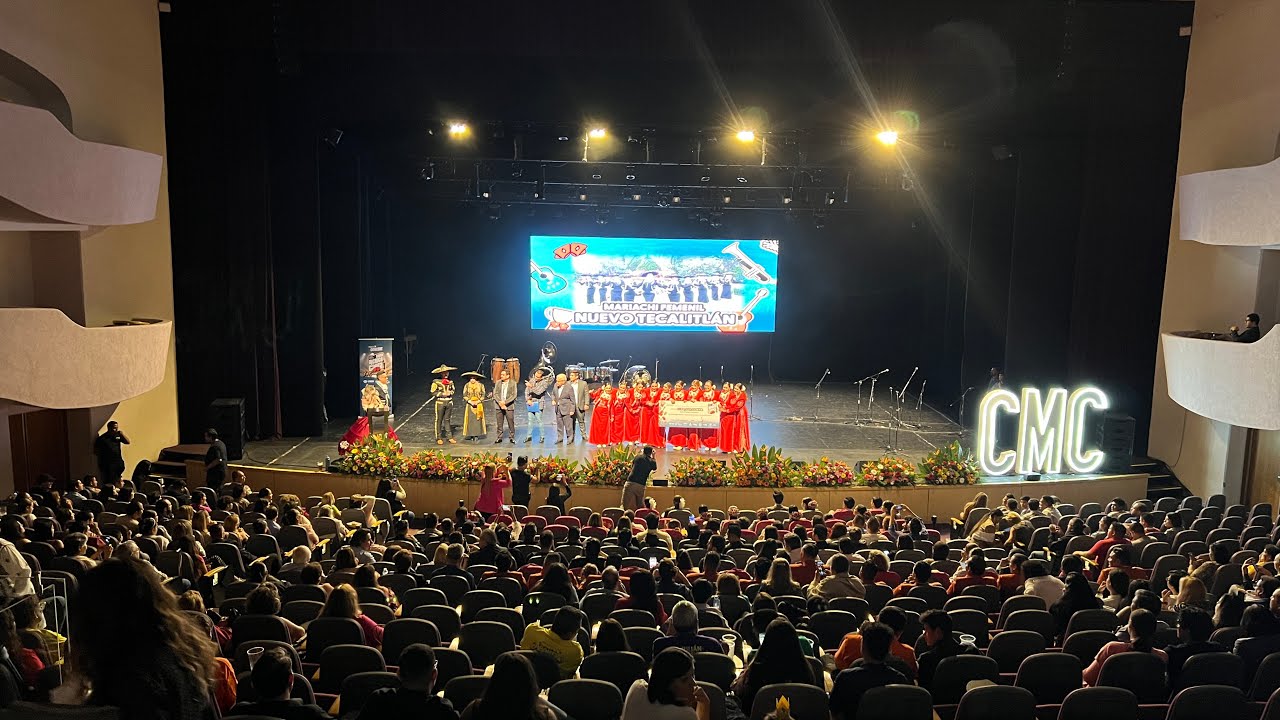 Son de la Negra en escenario Mariachi Femenil Nuevo Tecalitlán y  más de 6 mariachis Teatro Palcco