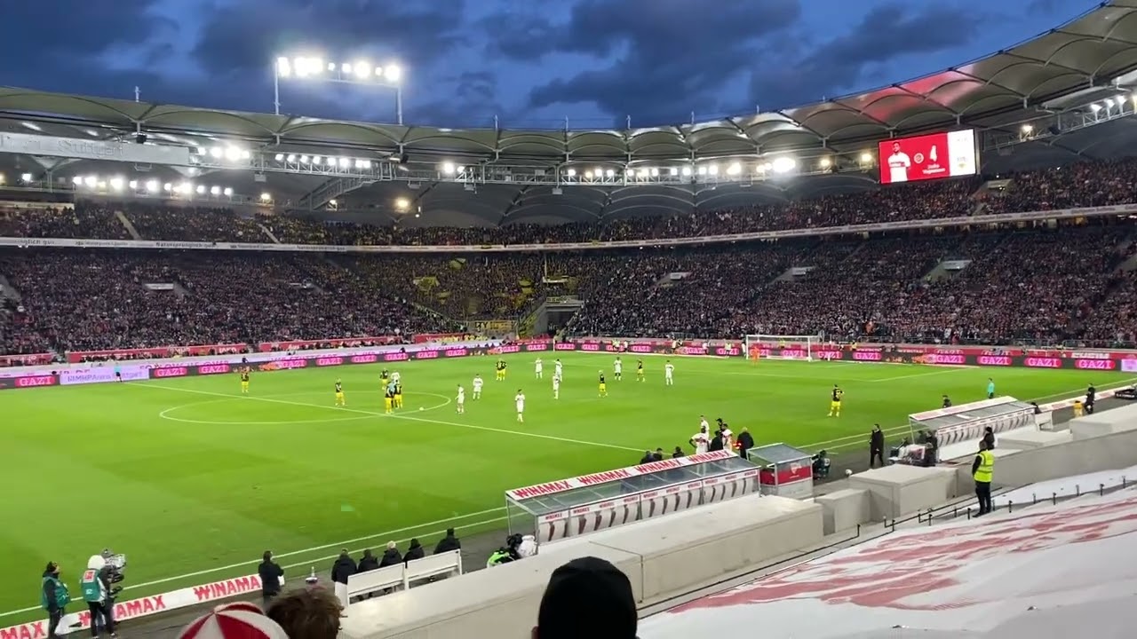 Serhou Guirassy Einwechslung VfB Stuttgart - Borussia Dortmund 11.November 2023 MHP Arena Stuttgart