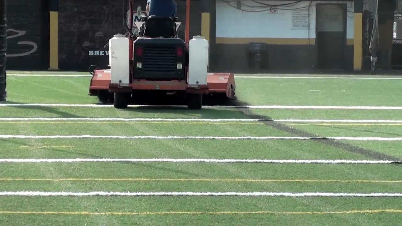 Artificial Turf Grooming - Laymor sweeper