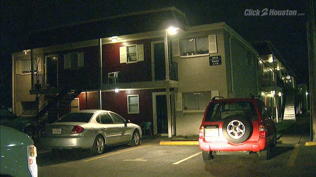Teen shot at apartment complex in Pasadena