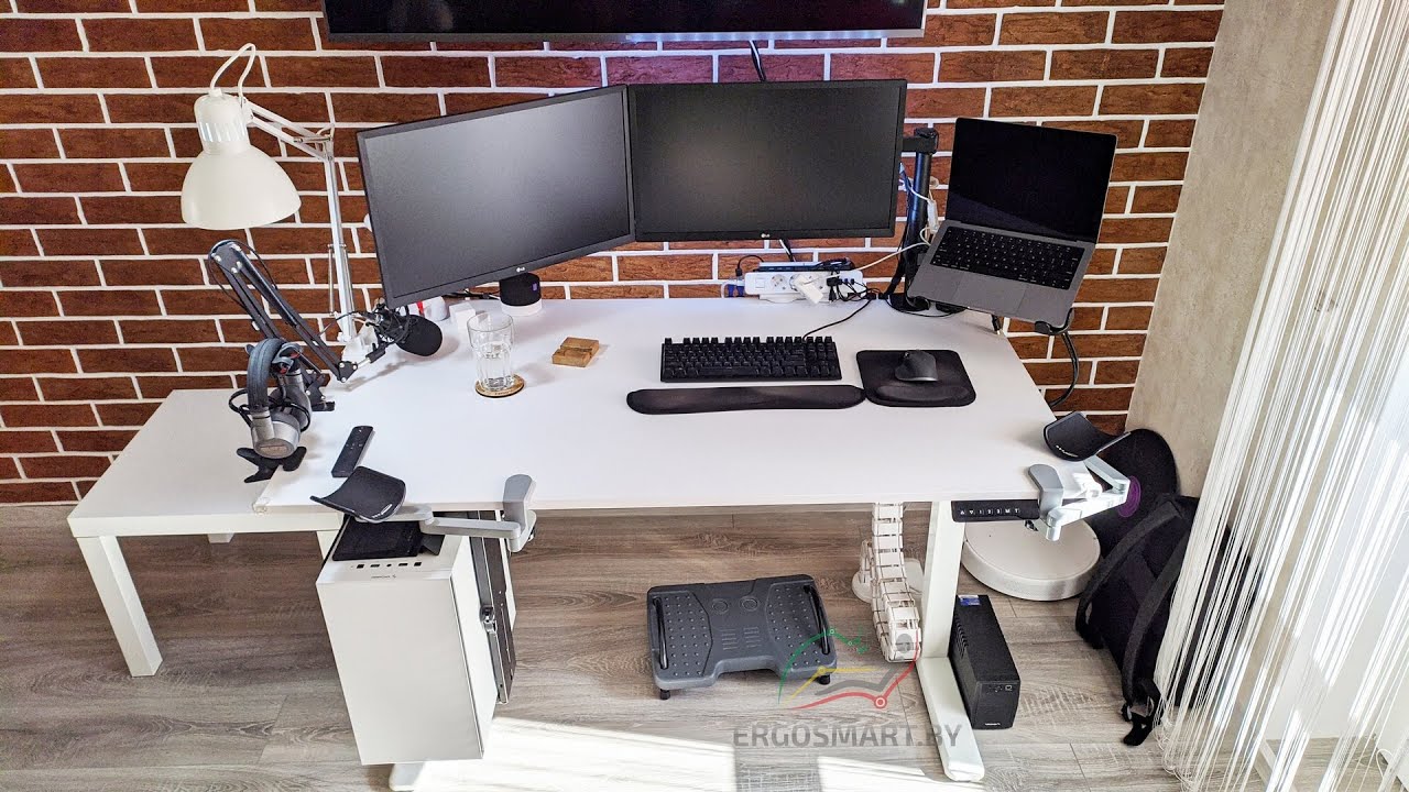Отзыв о регулируемом столе Electric Desk, кронштейнах, держателе блока и ряде девайсов ergosmart
