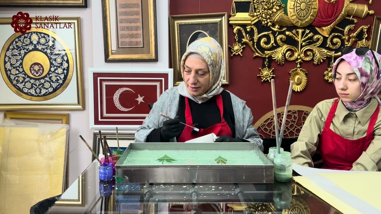 Ebru Sanatında Klasik ve Modern Lale Yapımı