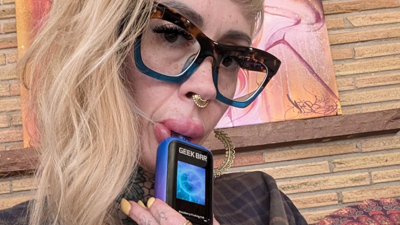 GEEKBAR SKYVIEW,  BLACKBERRY FCUKING FAB