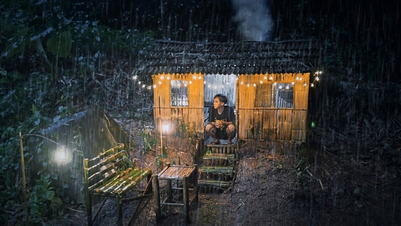 Одиночный кемпинг, проливной дождь и звуки грома ночью||строительство ванны и шезлонгов||Bushcraft