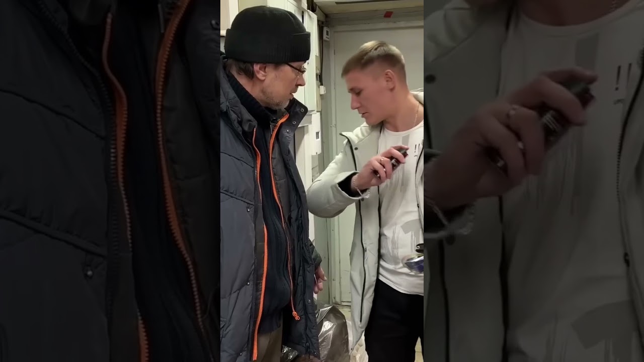 Поставил на место борзого директора! (Автор никуда не проникал. Там где он находится запасной выход)