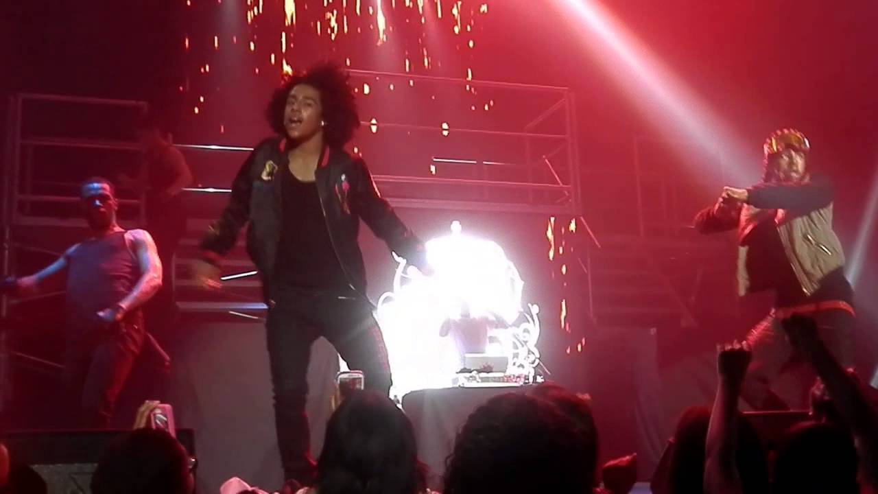 Mindless Behavior performing House Party