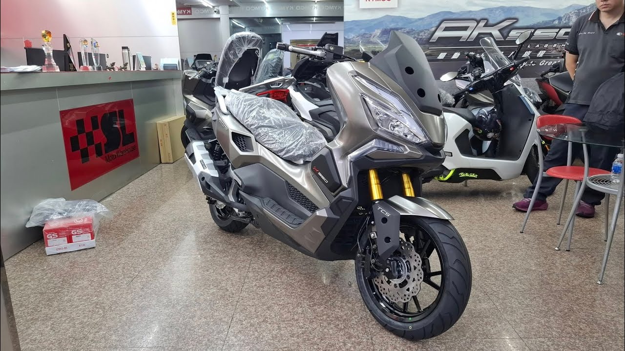 【兩輪試駕】KYMCO Xciting X350 沉浸式開箱 & 身高165cm跨坐演示