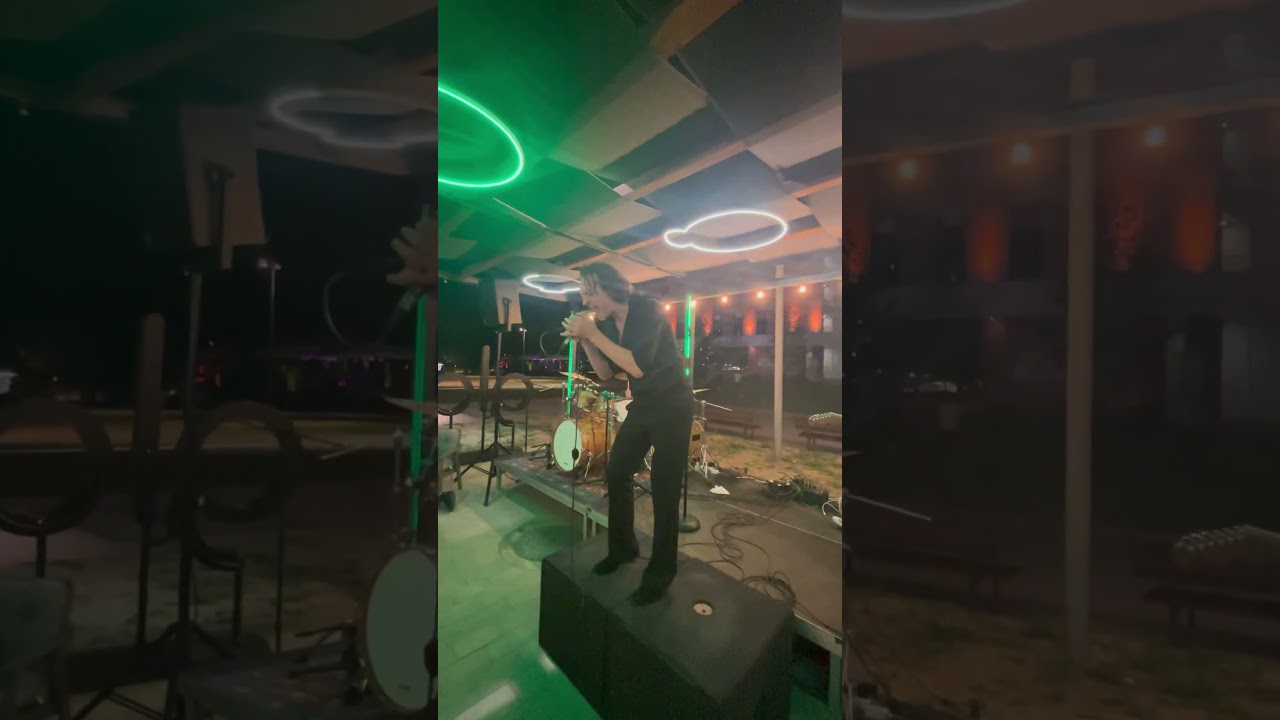 Publika la Iași în Club The Trumpets! #livemusic #music #singer #live