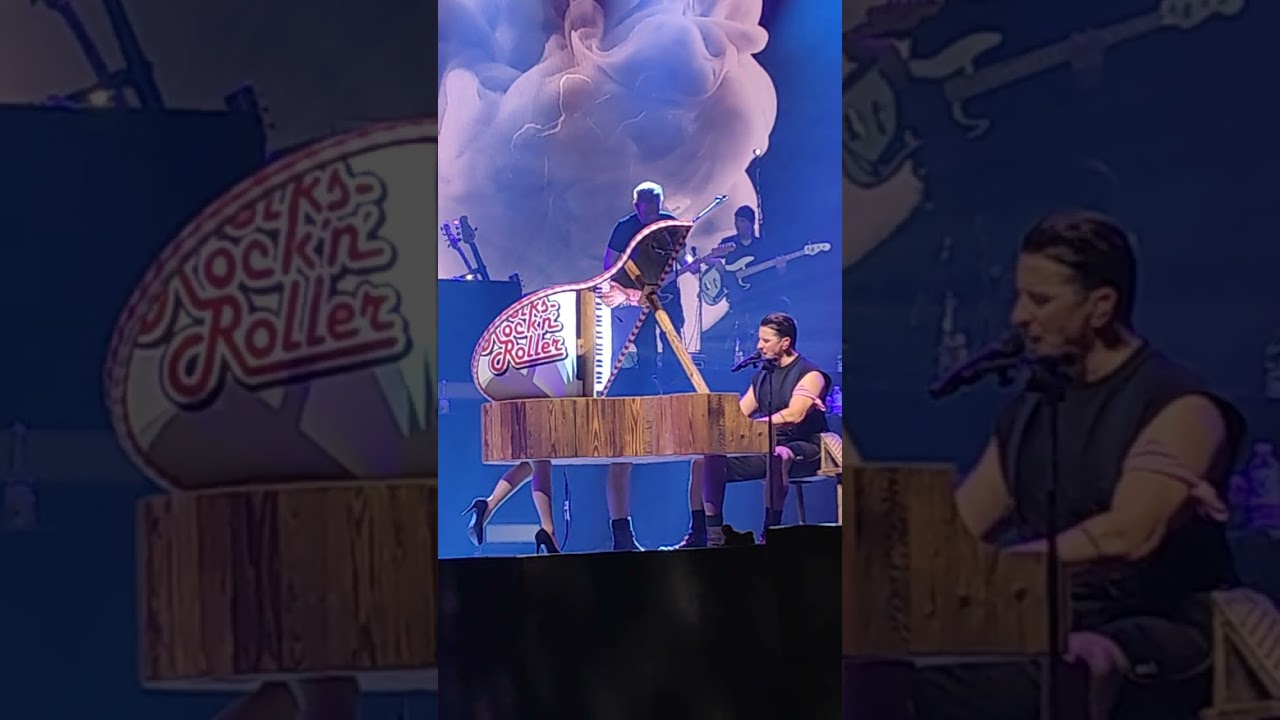 Andreas Gabalier am 26.05.23 in Nürnberg am Piano 🥰