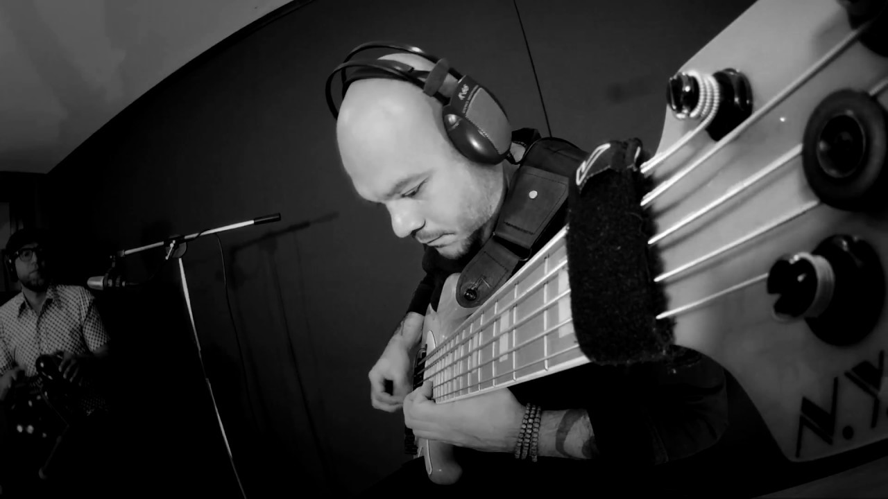 Sandon&aacute;  - Baj&iacute;stico : Bass and Udu