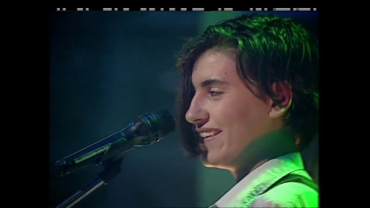 Elastica 'Line Up' Top of the Pops (1994) HD