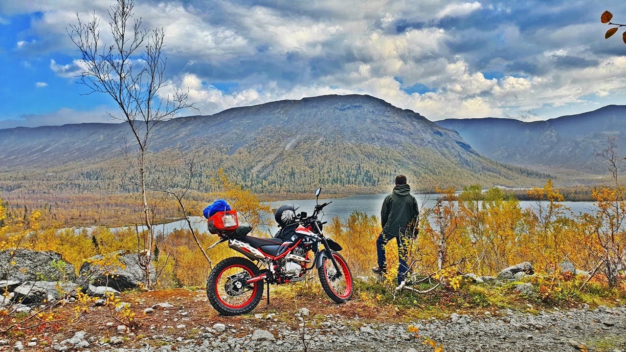 Мотокемпинг с палаткой у подножия Хибин.