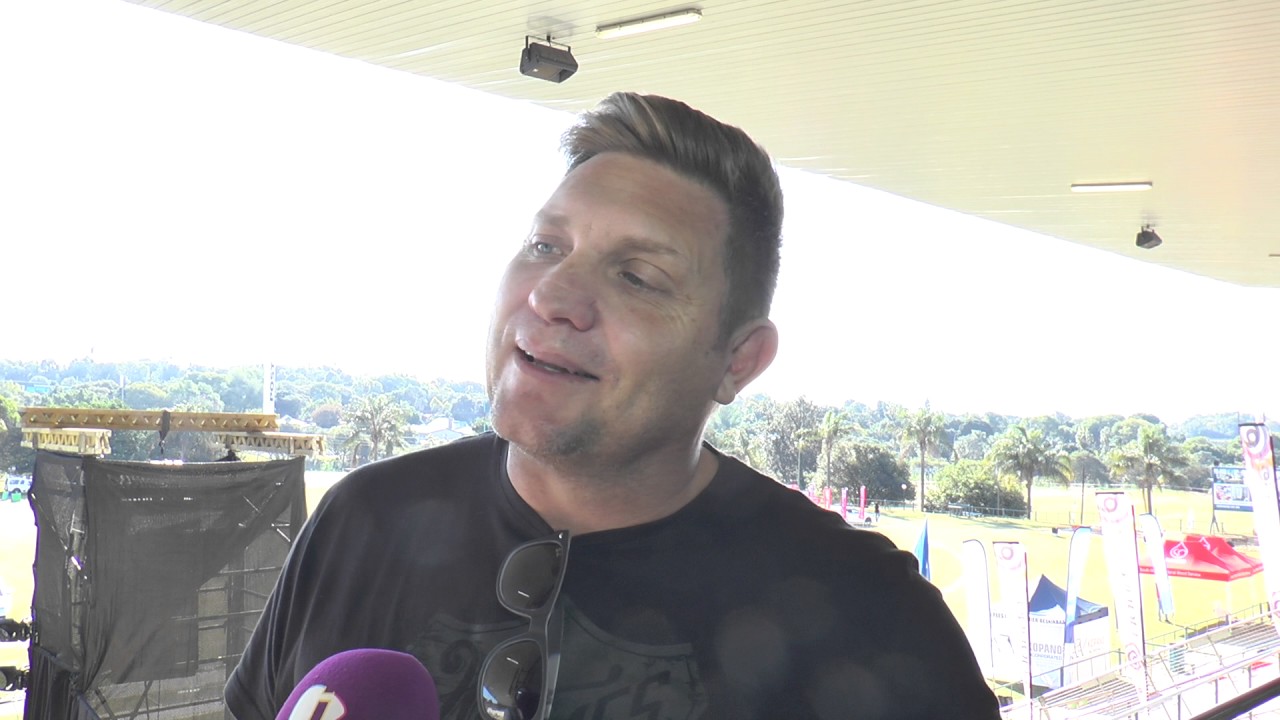 Kurt Darren praat oor sy nuwe liedjie