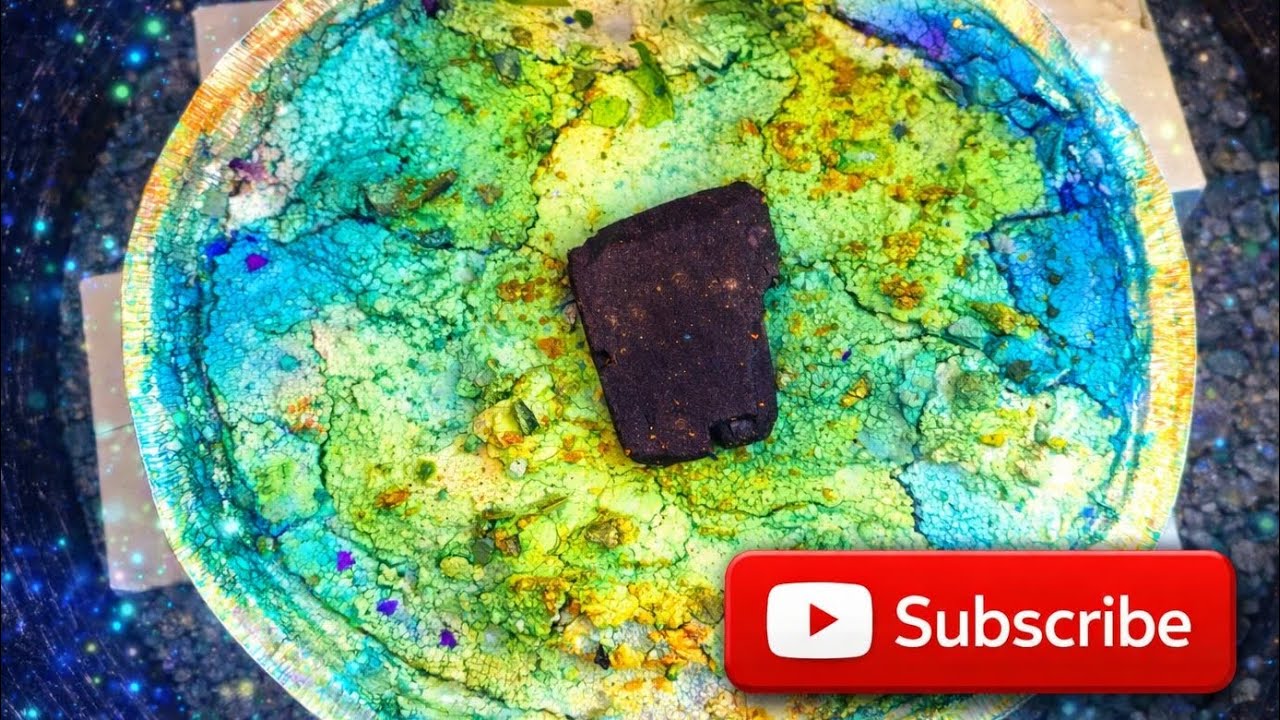 Fresh gym chalk blocks and mud pie🫶 #asmr #crunchycrumbles #satisfying #relax 
