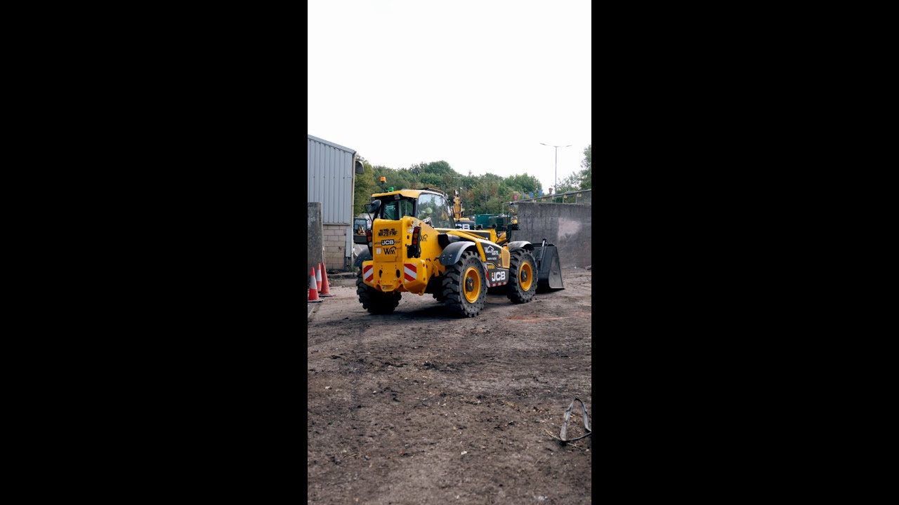 Wasting no time with the JCB Loadall