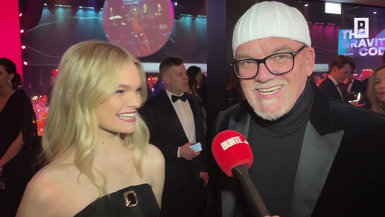 Kuss auf dem roten Teppich - Absolute Seltenheit: DJ Ötzi zeigt sich mit Ehefrau Sonja
