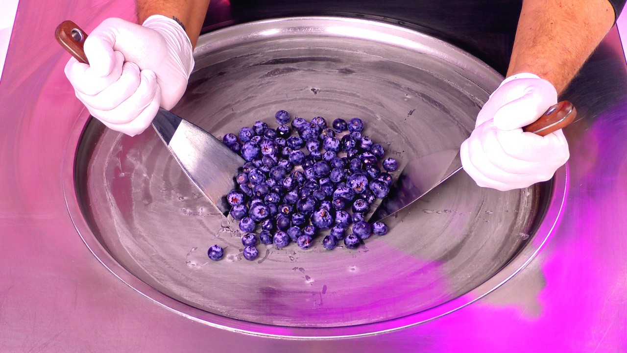 Blueberry Ice Cream Rolls - ASMR | how to make fresh Blueberries to blue Berry Ice Cream (Food Art)