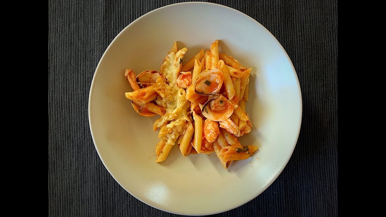 Macarrones marineros | Con almejas y langostinos