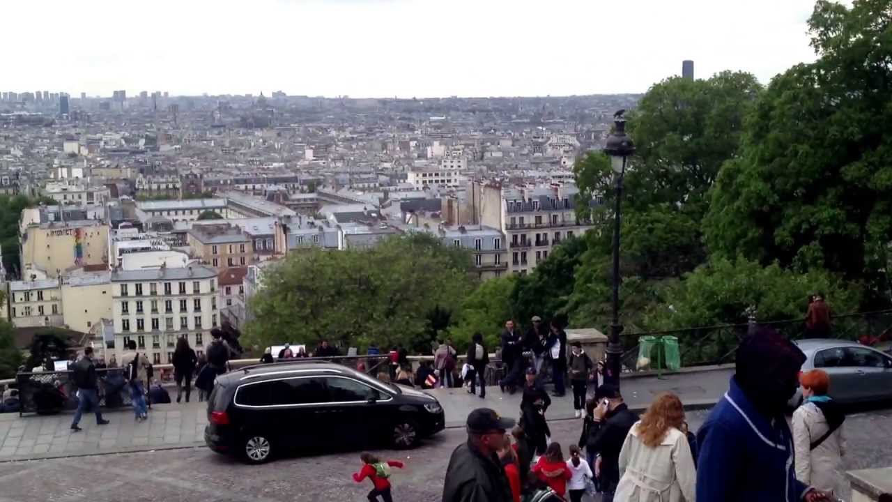 Sacr&eacute; Coeur de Montmarte, Paris as sunset approaches.