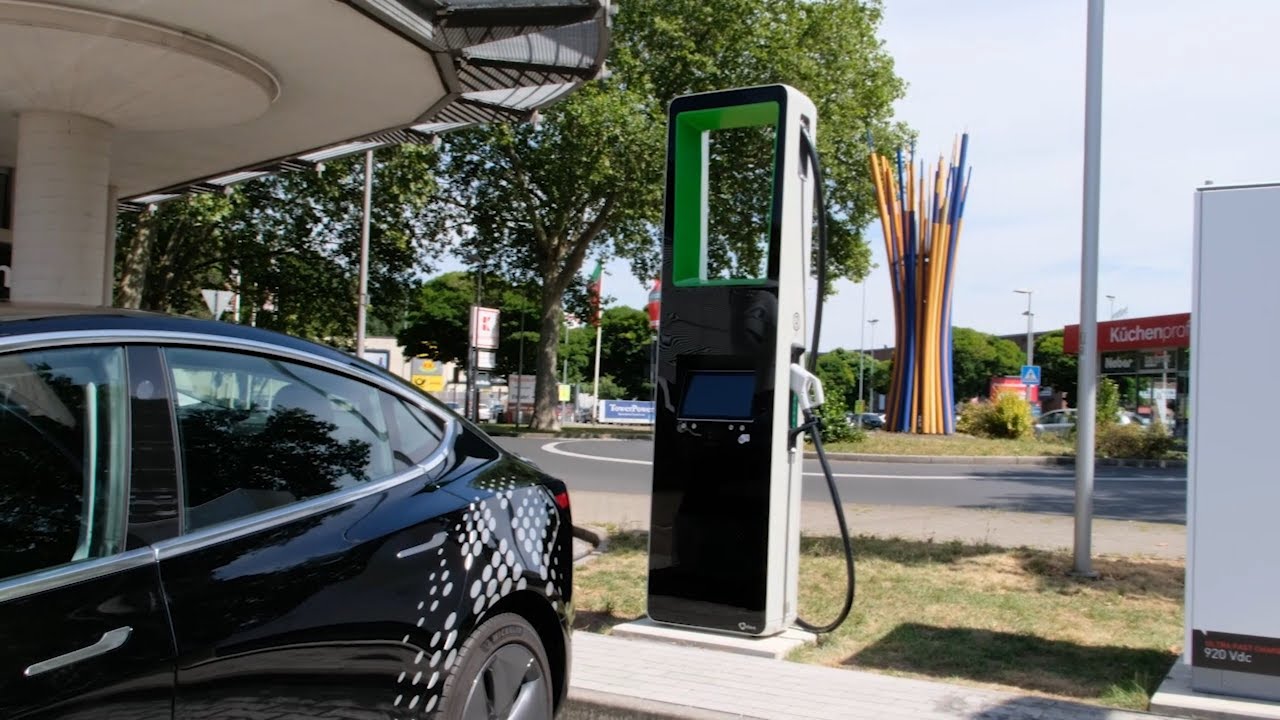Neue Ultra-Schnellladesäulen in Siegburg | rhenag Elektromobilität