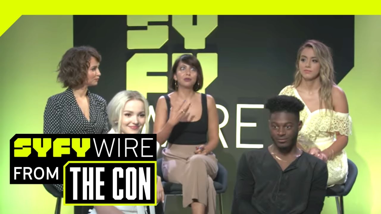 Marvel Rising: Secret Warriors Cast - Fandom, Being Superheroes & Santa Mugs | SDCC 2018 | SYFY WIRE