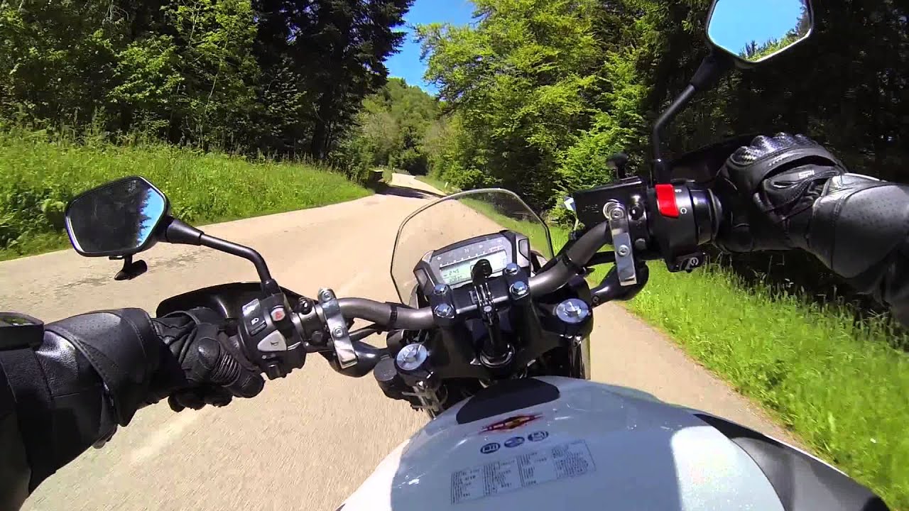Centre Bretagne à moto -- Monts d'Arrée - Honda NC700S