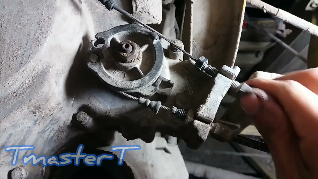 cambiando funda de cambios de una mototaxi tvs