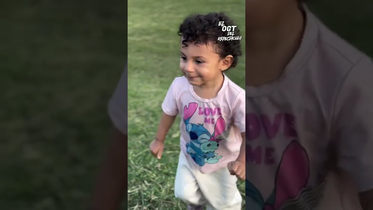 HELIUD PULIDO CON RAFAELA ABRIENDO LOS REGALOS DE REYES 