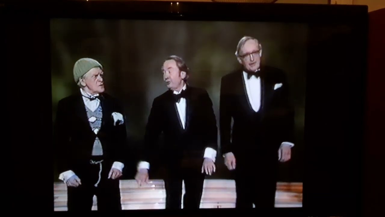Last of The Summer Wine - Tiptoe Through The Tulips - 1982