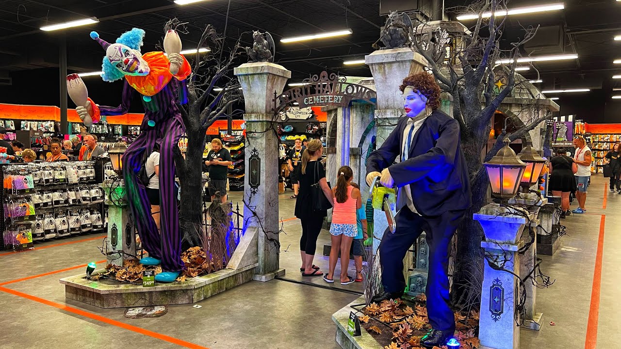 2023 Spirit Halloween Flagship Store Tour And Festivities!