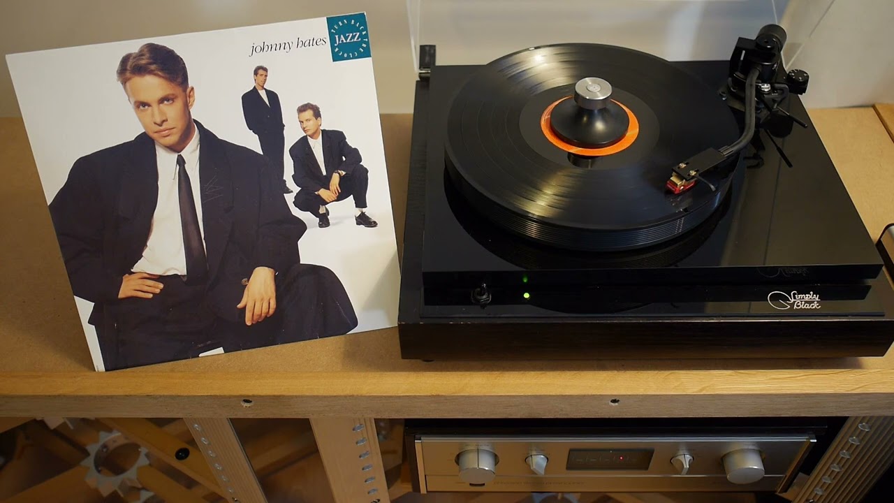 Johnny hates jazz - Listen Vinylrip