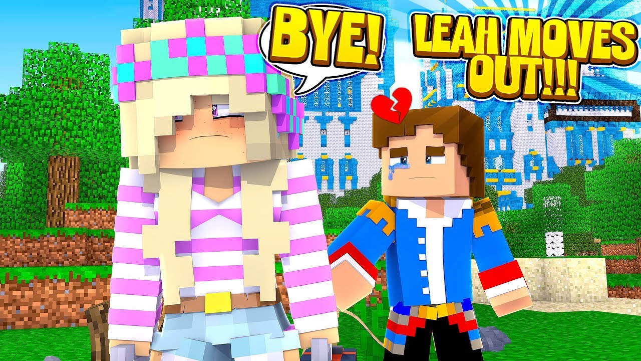 Minecraft LITTLE DONNY KICKS LEAH OUT OF THE PALACE!!!