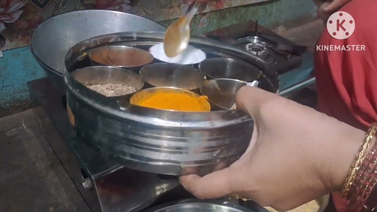 Kotmbir ani chana pith bhaji(basan banayo sa)