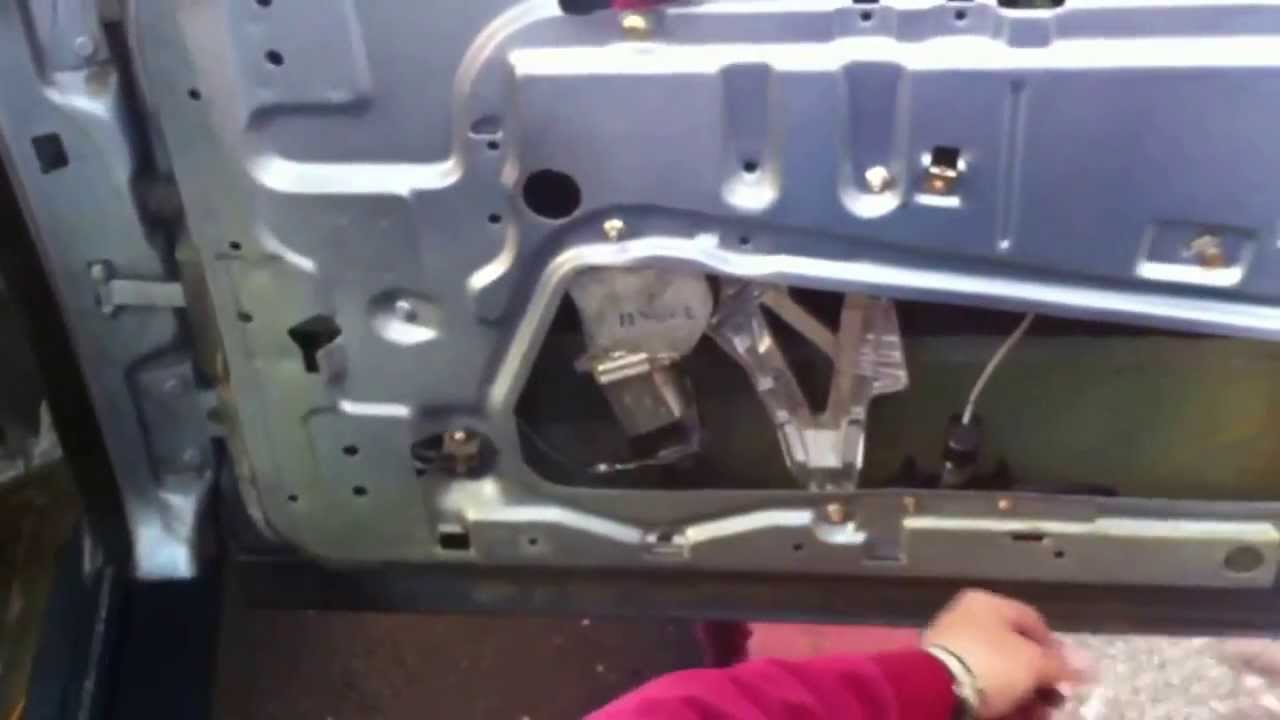 Mercedes-Benz W123 Vacuum Door Lock System