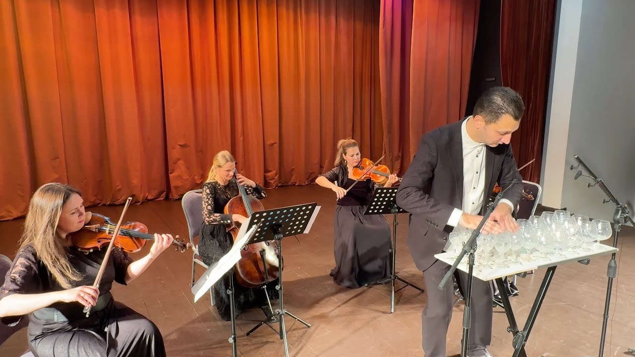 Чайковский - Вальс Цветов из балета Щелкунчик - Александр Лемешев и Quattrosound