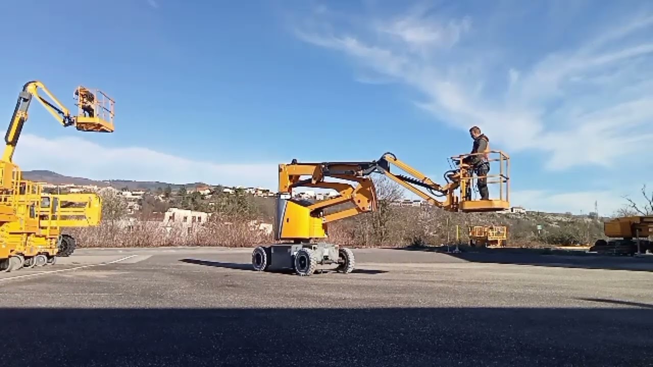 Used Articulated Boom Lift Haulotte HA12 IP | equippo.com |