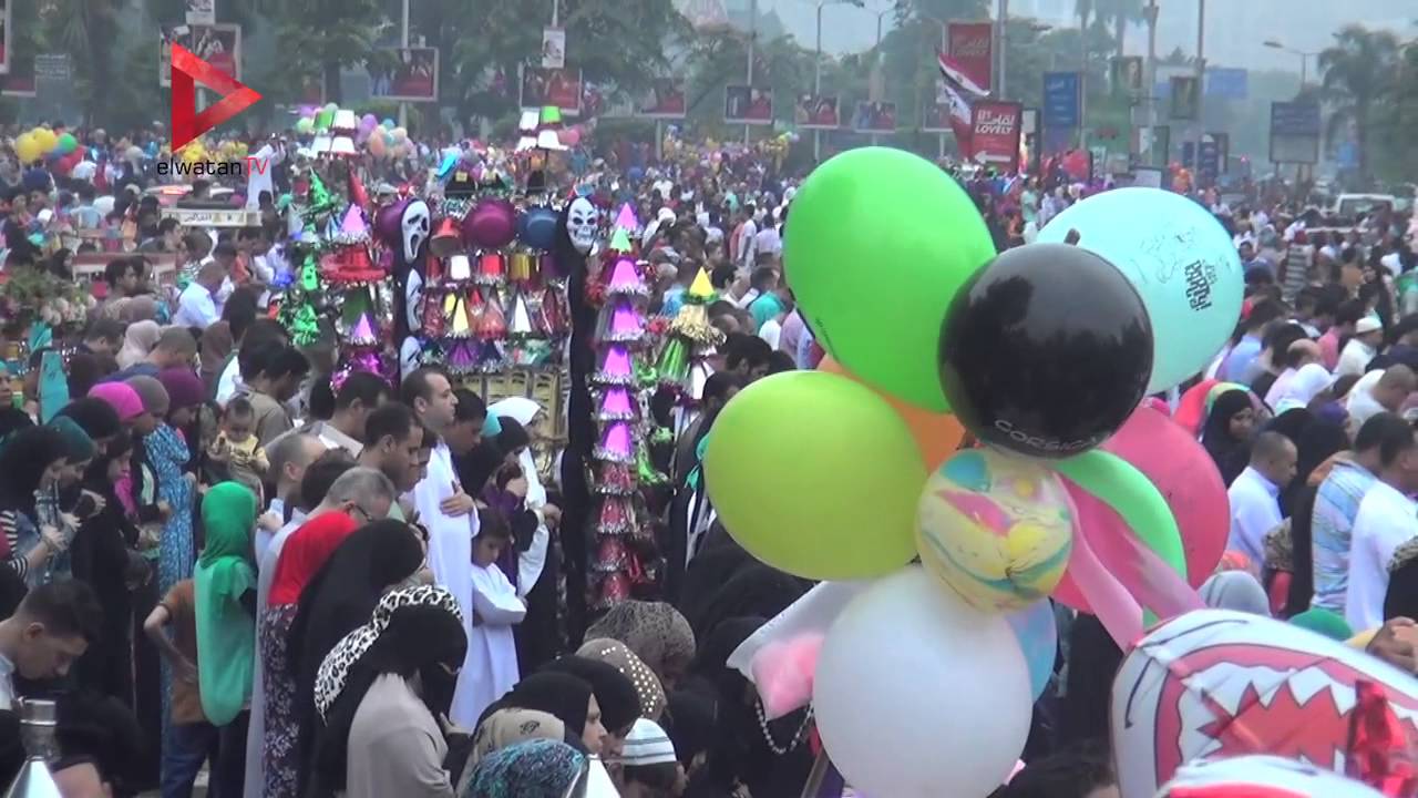 الآلاف يؤدون صلاة عيد الفطر بميدان مصطفى محمود