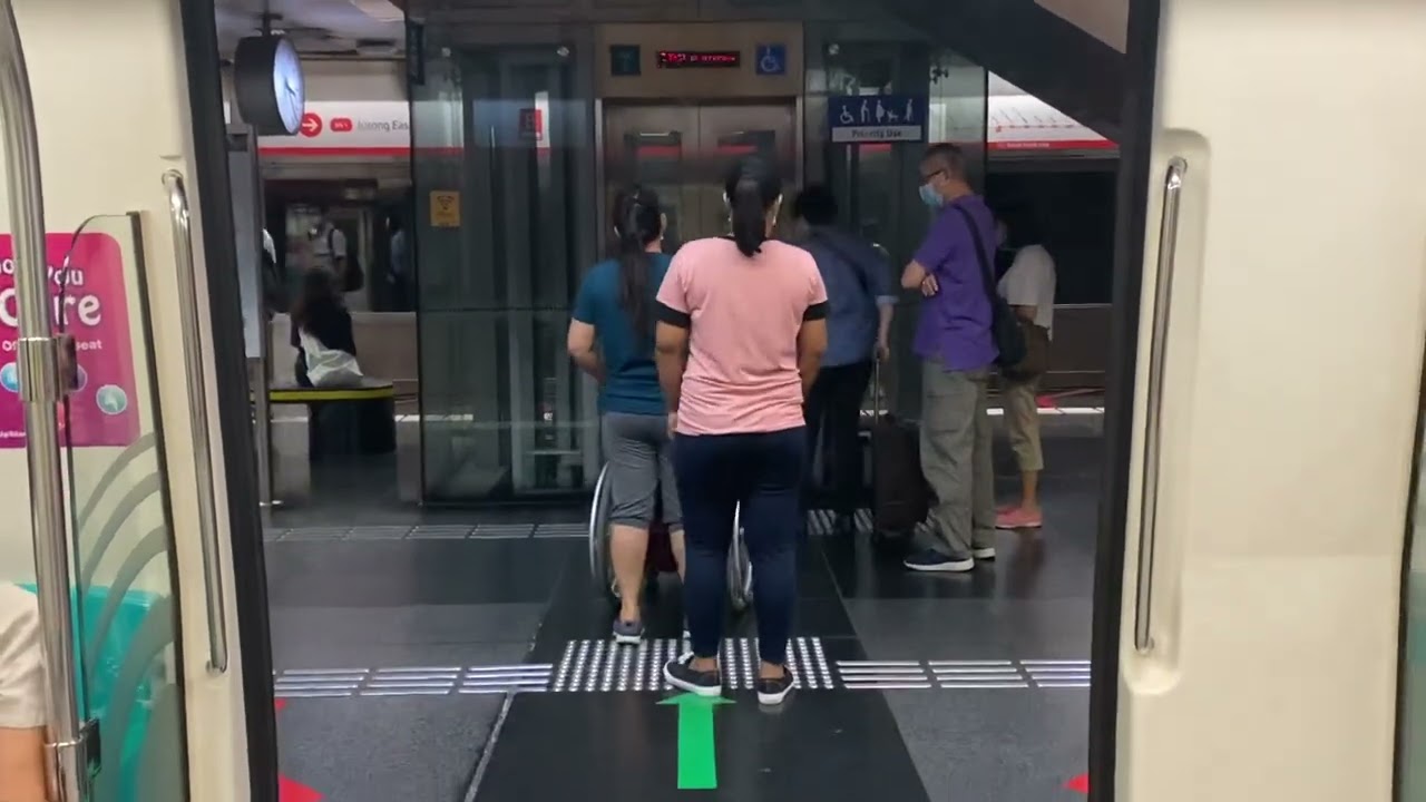 SMRT C151A [Set 639/640] ride from (NS19) Toa Payoh to (NS23) Somerset Station