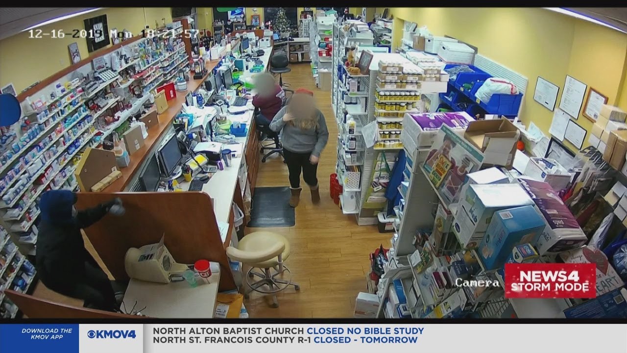 Video shows armed man steal drugs from O'Fallon, Mo. pharmacy
