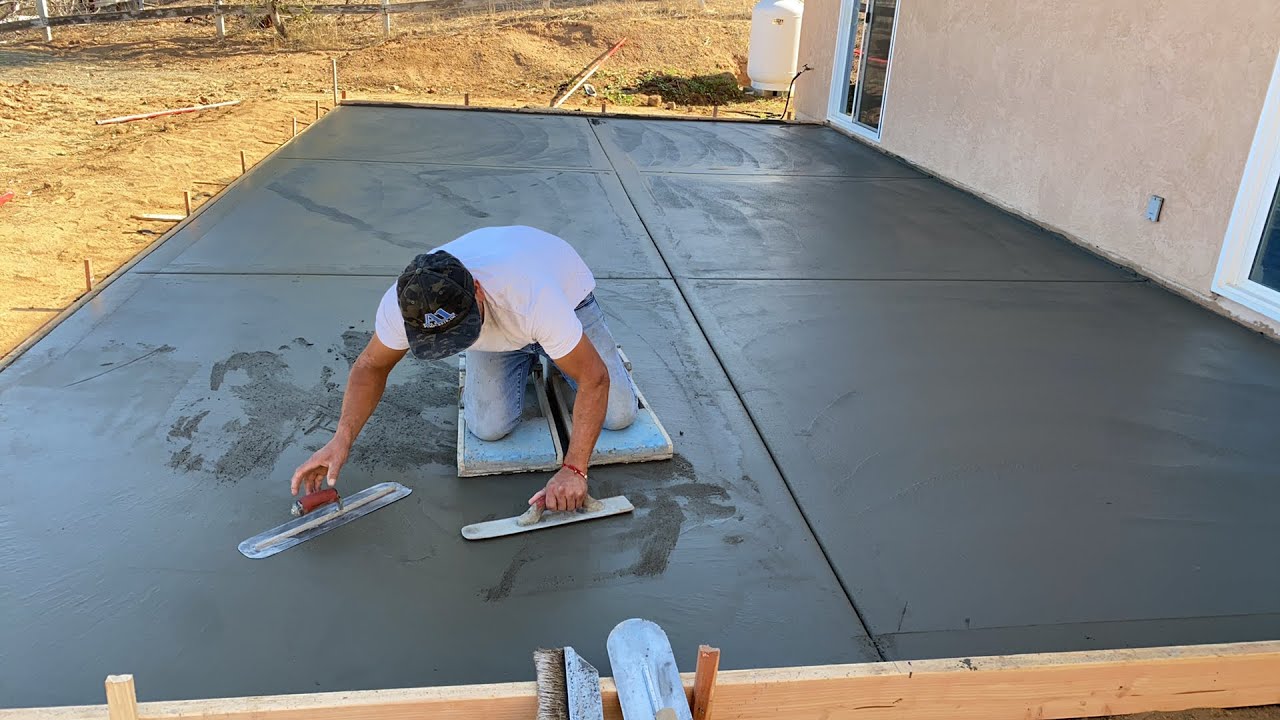 El solo avienta 10 yardas de concreto