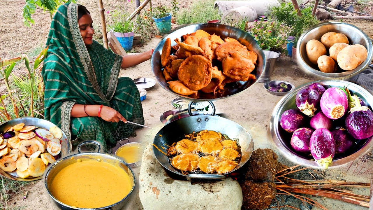 ⛈️बारिश में भीग कर खेत में काम करने के बाद जब 🍆बैगन और आलू का ये नाश्ता मिल जाता है तो मजा आजाता है😋