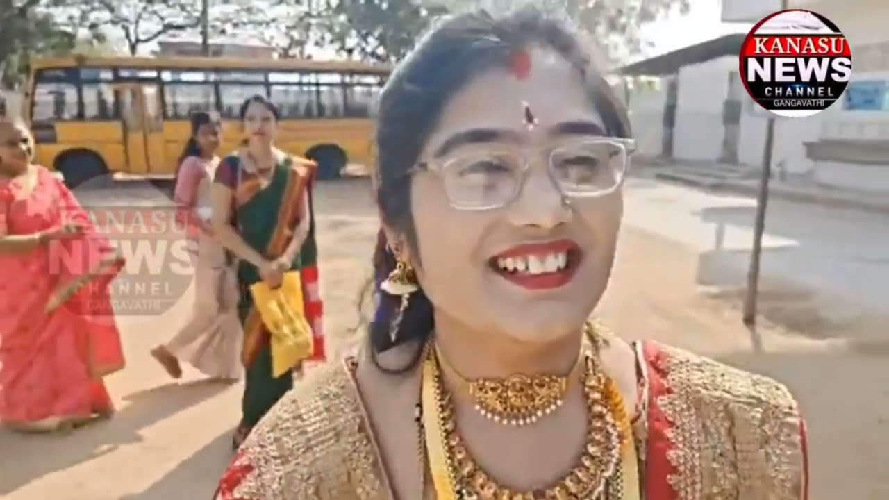 ವಿವಿಧ ಭಾರತಿ - ಲಿಟ್ಟಿಲ್ ಹಾರ್ಟ್ಸ್ ರಾಜ್ಯಗಳ ಉಡುಪನ್ನು ಧರಿಸಿದ ಪಾಲಕರು ಹಾಗೂ ವಿದ್ಯಾರ್ಥಿ ವಿದ್ಯಾರ್ಥಿನಿಯರು 