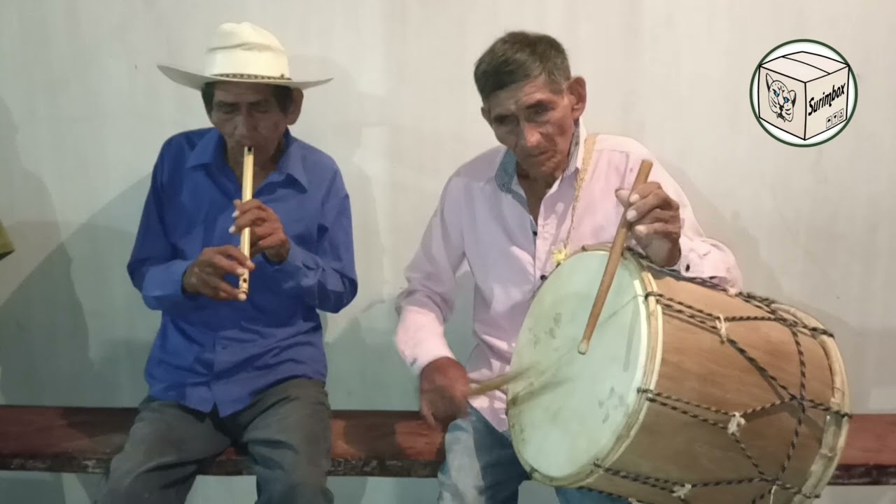 Tío Candido Suchiapa Toalá tocando el Carrizo junto a su hermano Gemelo Tío Dionicio Suchiapa Toalá