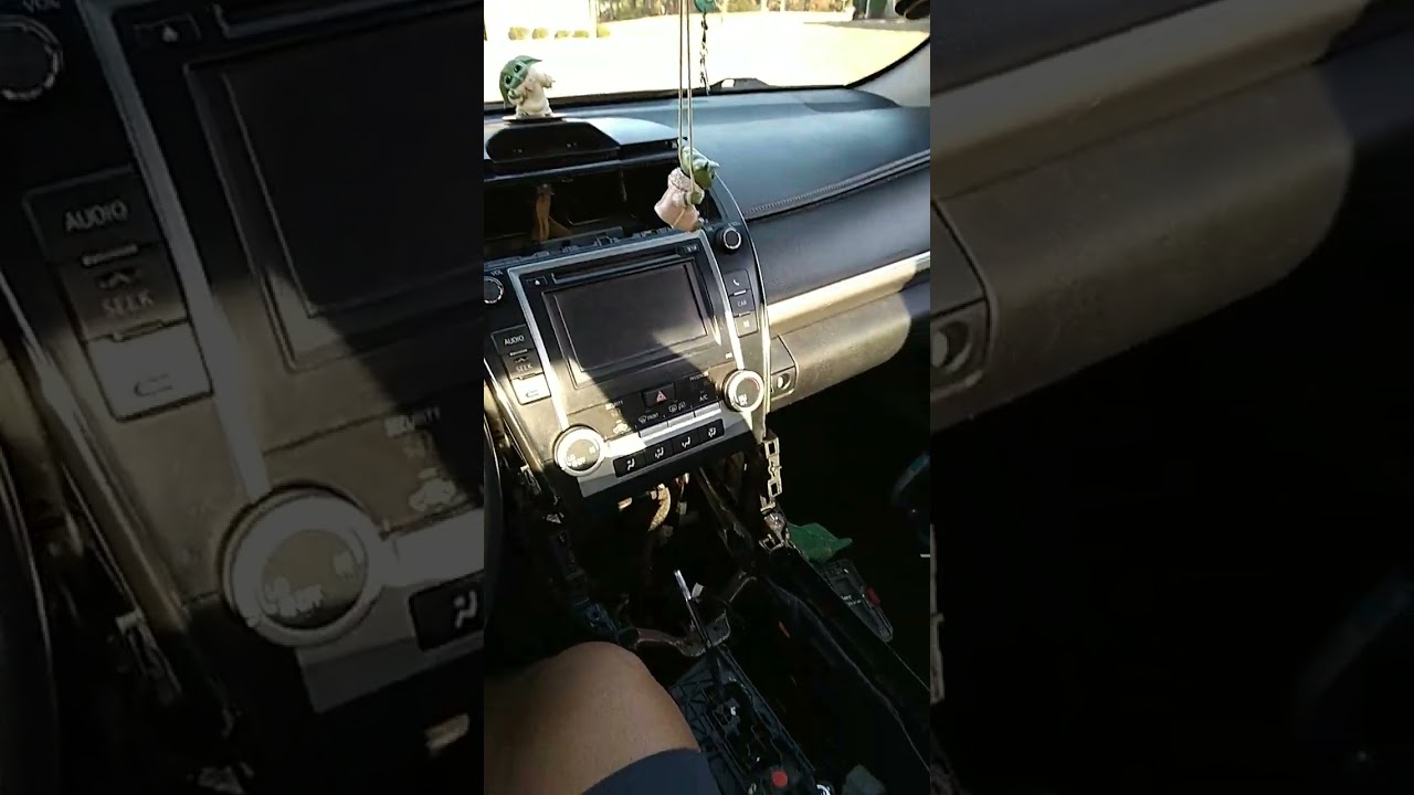 Replacing old radio 2013 toyota camry se
