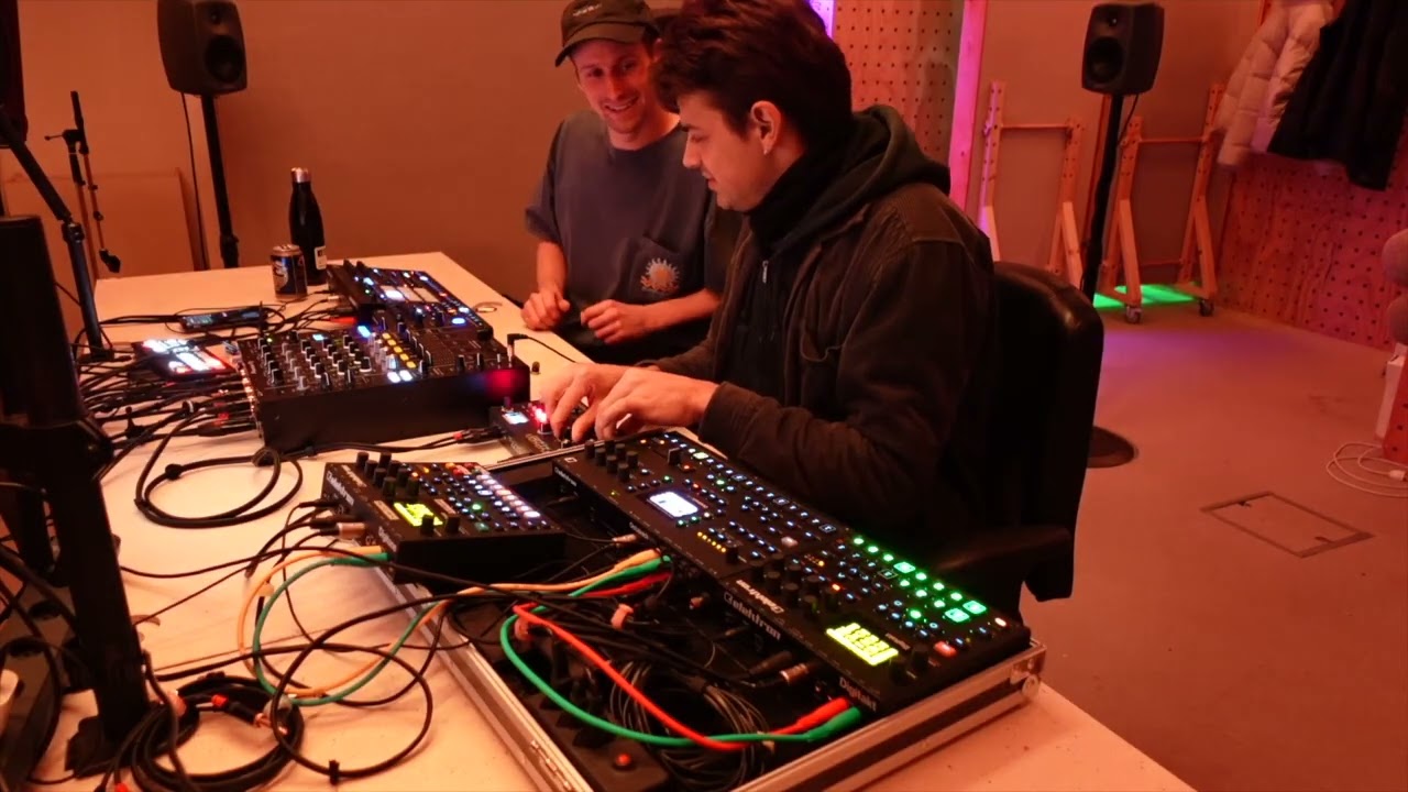 Blajé & siliscity mit 1 chillige 100bpm Elektro Live Jam