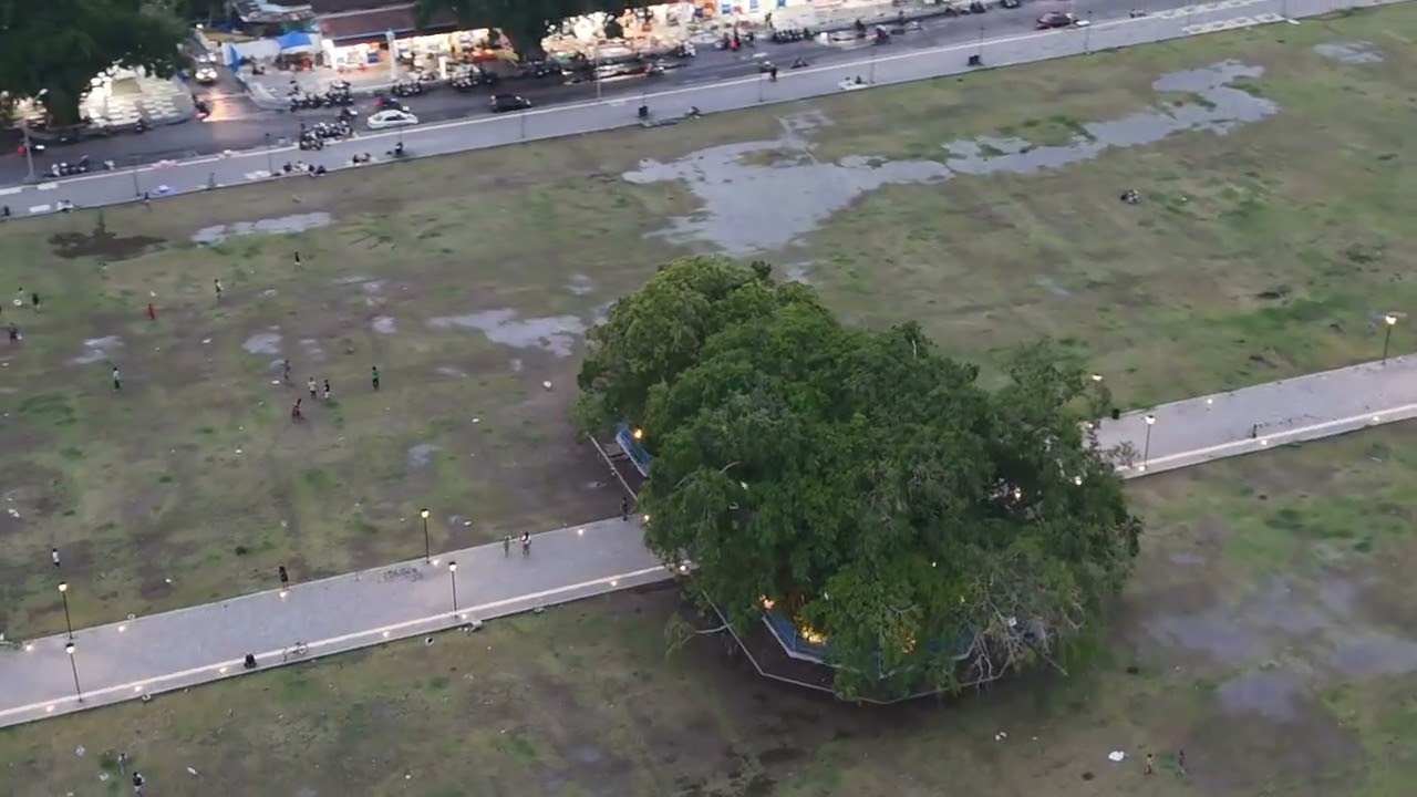 Mini 4 pro alun alun surakarta sore hari