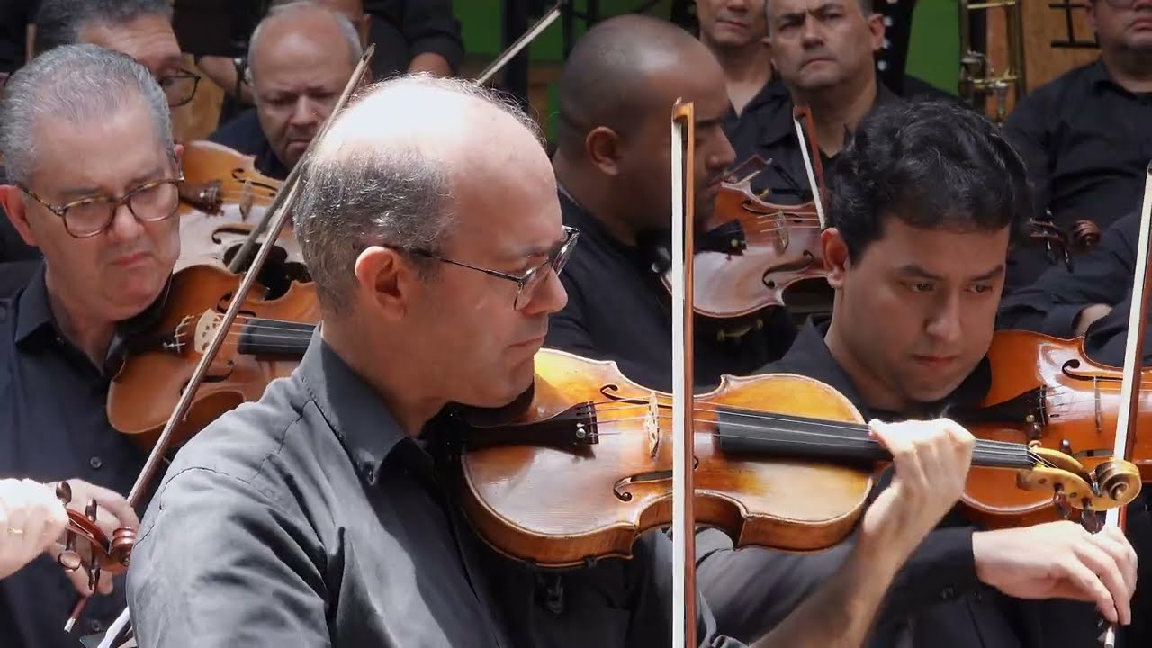 HINO 308 - Orquestrado c/ solo de Violino, Duo de Trompete com Flugel e Coral.