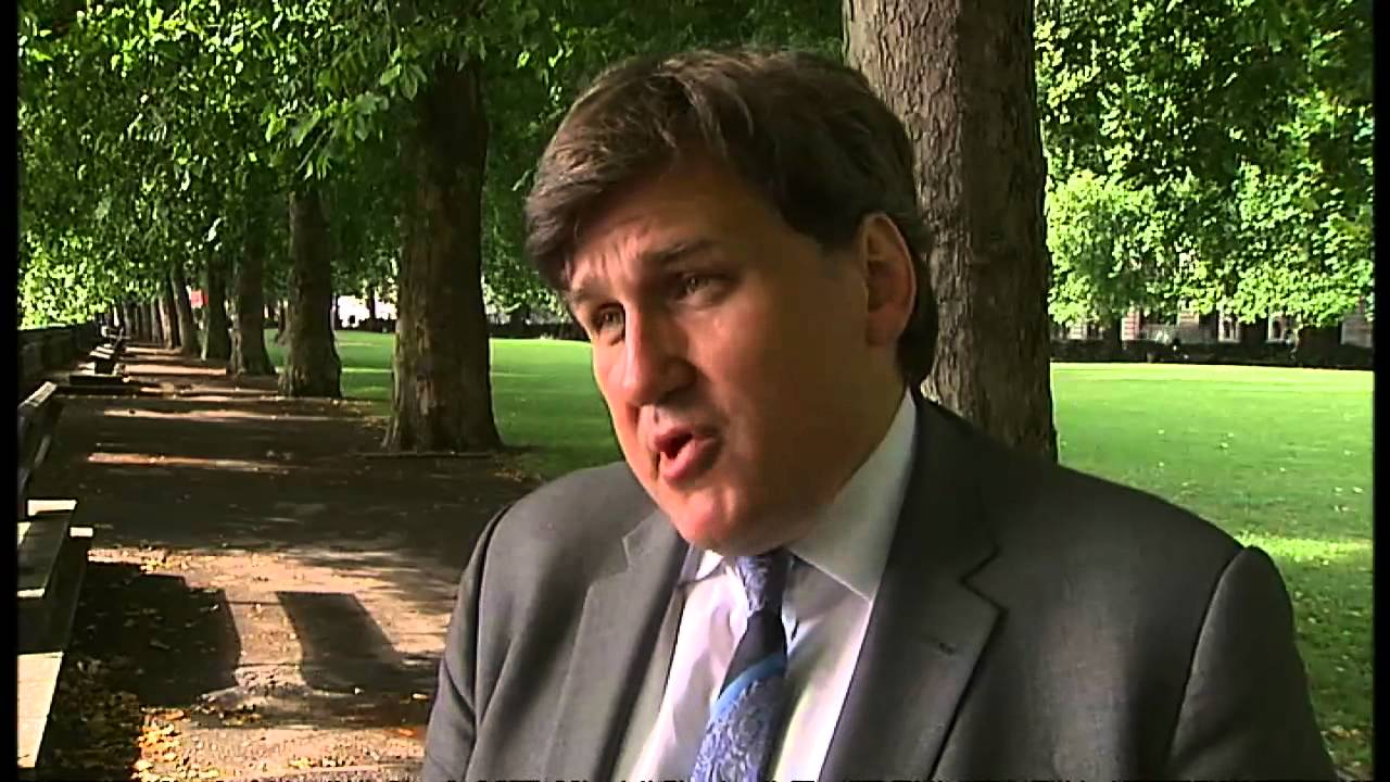 London riots: Who's in charge?