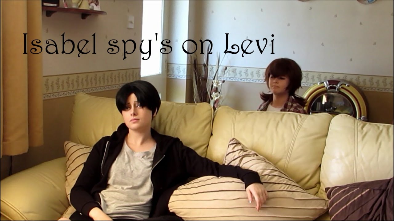Isabel spys on Levi - AOT cosplay