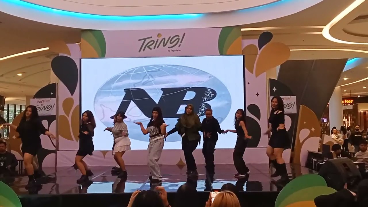Acara festival tring performance k.pop dance korea di center atrium gaia bumi raya city mall 